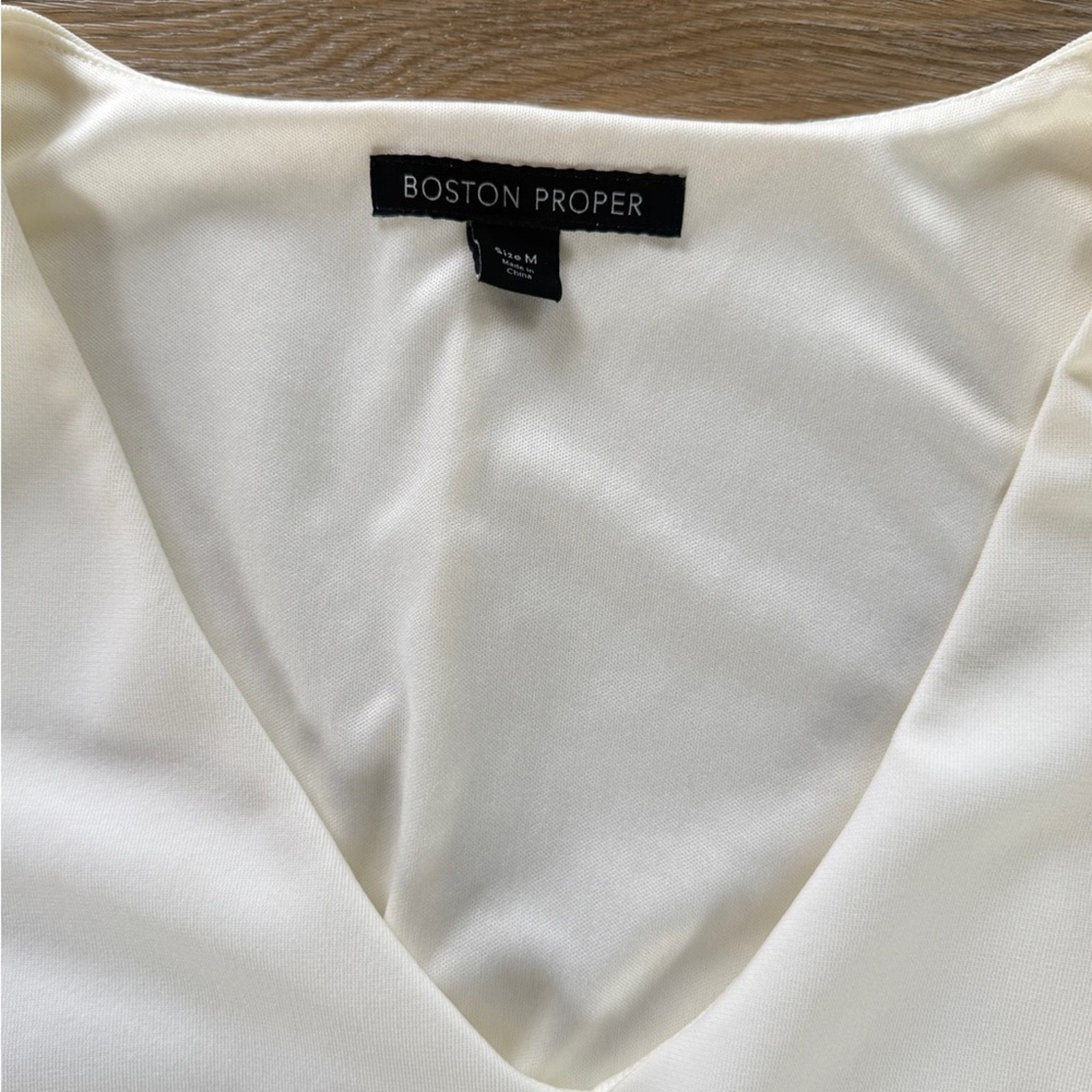 Boston Proper Ivory Cold Shoulder V-Neck 3/4 Sleeve Blouse, Medium, Like New — image 5 of 6